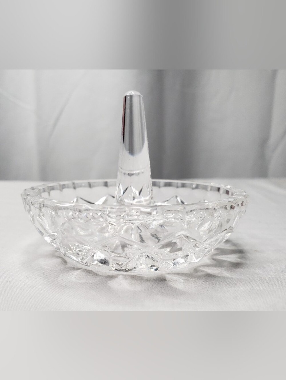 Lead Crystal Ring Holder